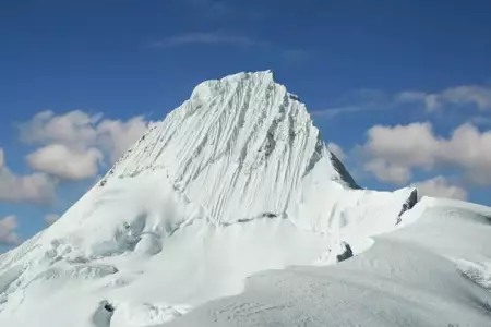 Hallan cuerpo de turista norteamericano en el nevado Alpamayo