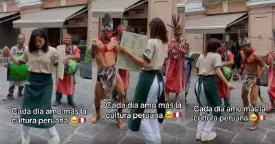 Venezolana baila al ritmo de msica de la selva.
