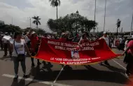 Trujillo: maestros celebran su da protestando en las calles