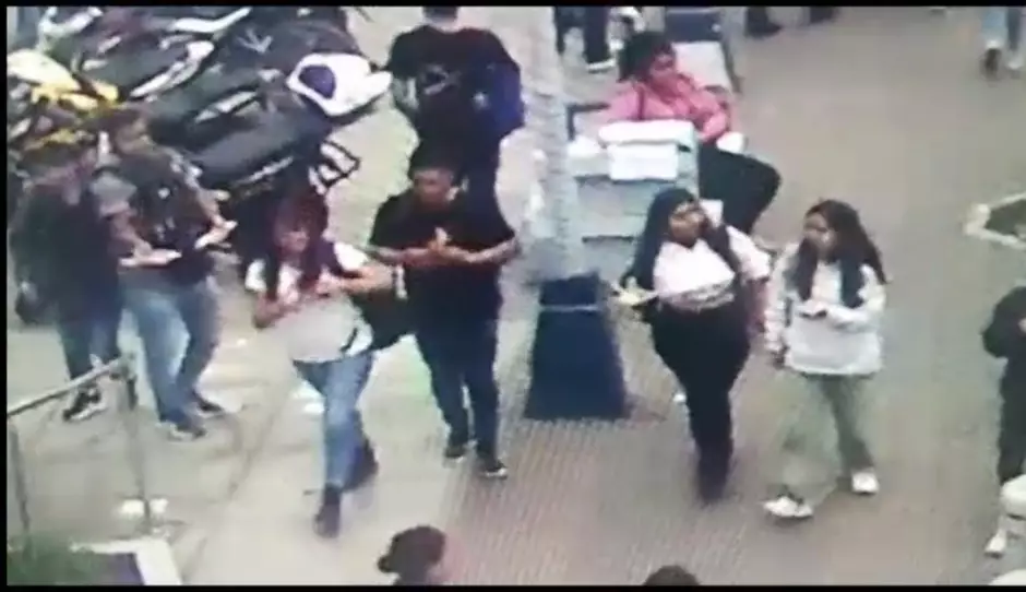 Trujillo: sujetos fingen de repartidores de volantes para asaltar a jvenes en exterior de universidades