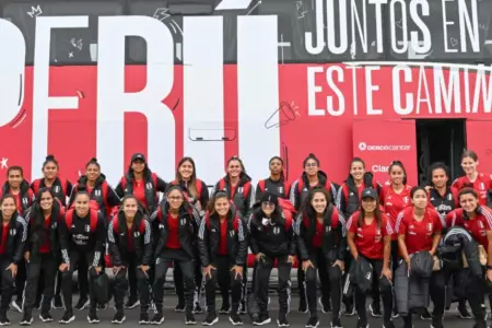 Selección peruana de fútbol femenino ya se encuentra en Buenos Aires.