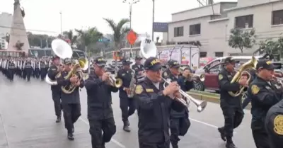 PNP realizo ensayo de desfile cvico militar