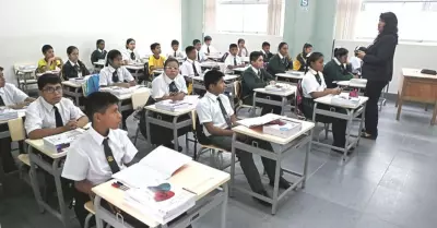 Alumnos de colegios privados inician clases hoy 4 de marzo.