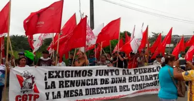 CGTP y FPL participaron de las protestas en Iquitos.