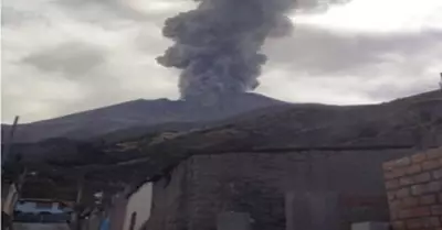 Volcn Ubinas registra 4 nuevas explosiones