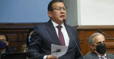 Eduardo Salhuana defiende a Alejandro Soto