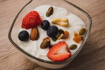 Beneficios y tipos de yogur natural