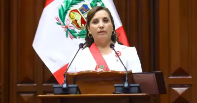 Ejecutivo solicita viaje de Dina Boluarte al Congreso