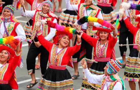 Danzas peruanas.