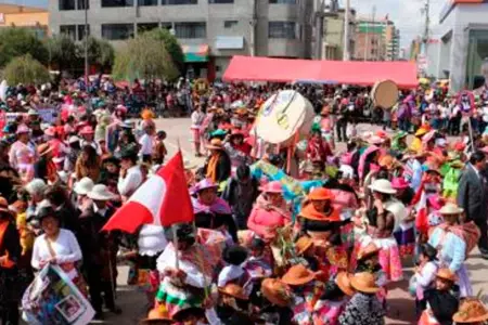 Iniciaron las celebraciones por el Santiago en Huancayo.