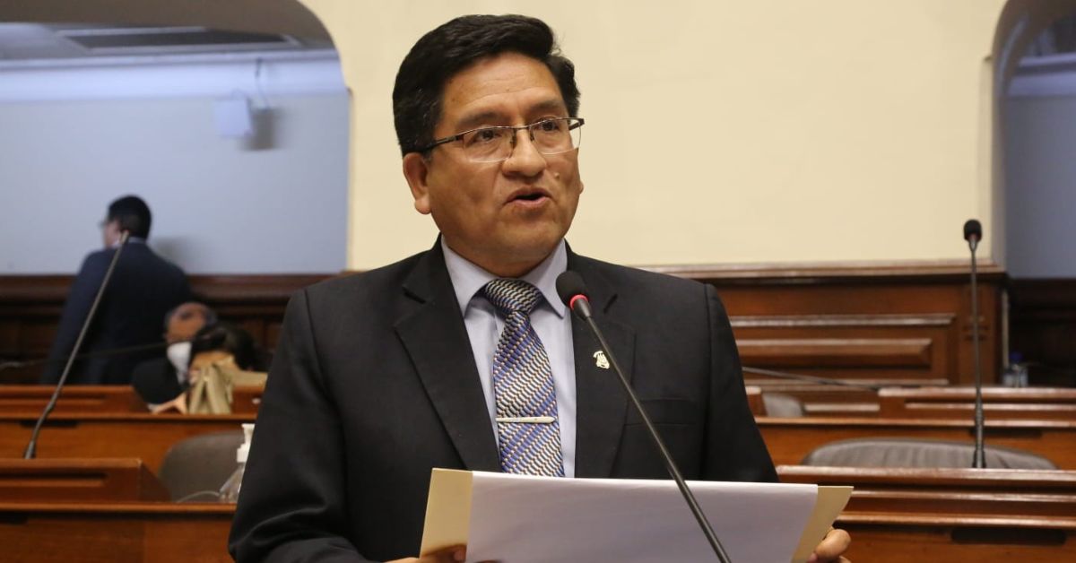 Congreso: Elías Varas Renuncia A Perú Bicentenario Y Bancada Queda ...