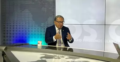 Carlos Anderson critica a ministro de Economa.