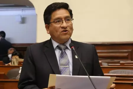 Elías Varas renunció a bancada Perú Bicentenario
