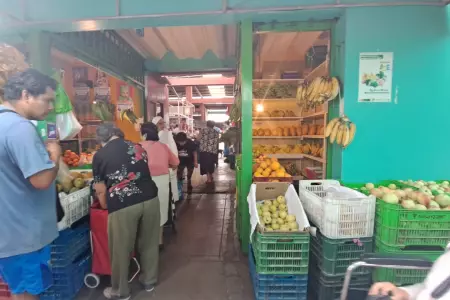 Aumento de precios de frutas y verduras preocupa a vendedores y amas de casa