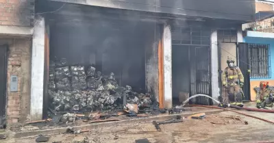 Bomberos controlan incendio en San Miguel