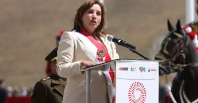 Presidenta Dina Boluarte anuncia nueva Carretera Central.