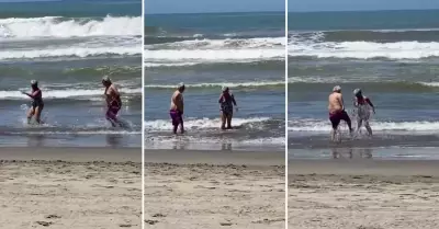 Abuelitos juegan en la playa y escena cautiva en redes sociales.
