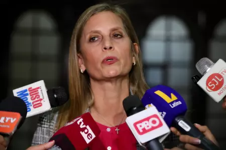 Acción popular respalda renuncia de María del Carmen Alva.