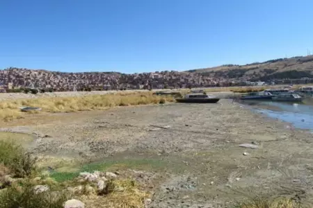 Lago Titicaca registra disminucin de casi un metro en su nivel del agua.