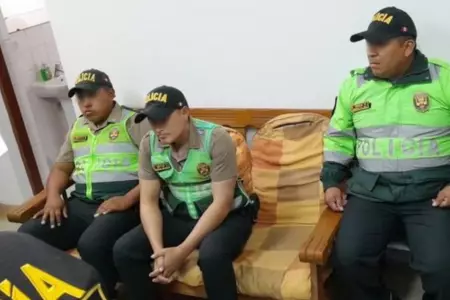 Policas acusados de extorsionar a pareja en Barranca.