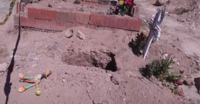Madre de beb robado de tumba en Cusco pide ayuda.