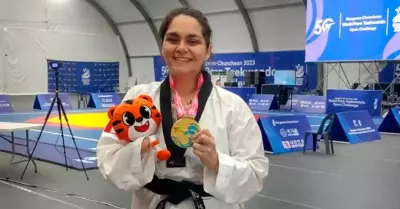 Laura Puntriano consigui medalla de oro para Per en abierto de Parataekwondo e