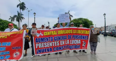 Pensionistas y ex aportantes de ONP exigen se destrabe su dinero
