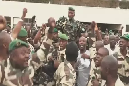 Militares dan golpe de Estado en Gabón y ponen al presidente en arresto domicili