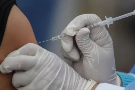 Vacunarse sera la nica opcin tras confirmarse casos de variante EG. 5 de Covi