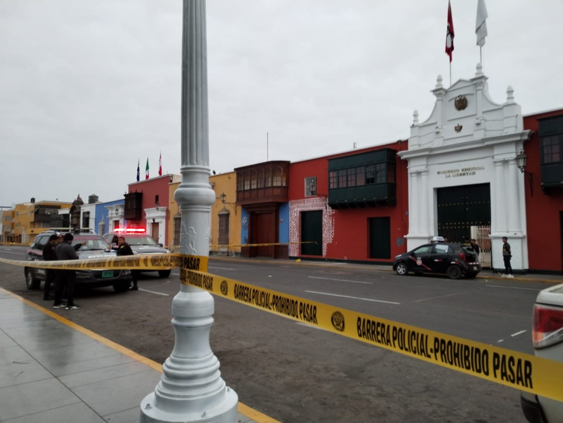 Trujillo: Balacera En Plaza De Armas Donde Se Encuentra La Virgen De La ...