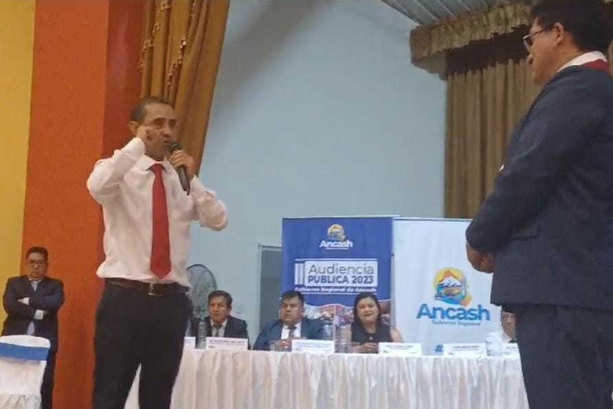 Gobernador regional de ncash y congresista Elias Varas protagonizan discusin en Chimbote