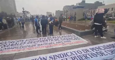 Pescadores se movilizaron desde el Centro de Lima al Congreso.