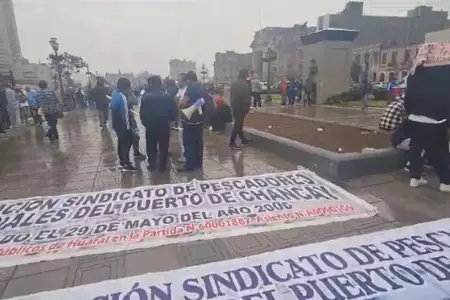 Pescadores se movilizaron desde el Centro de Lima al Congreso.