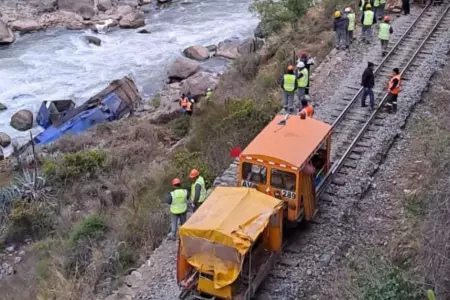 Tren se descarrila por derrumbe en Machu Picchu