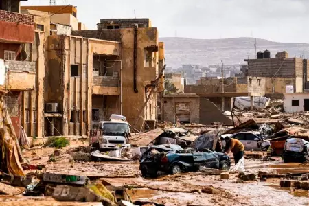 Cicln deja ms de 2 mil muertos y 10 mil desaparecidos en Libia.