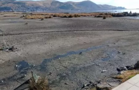 Lago Titicaca presenta los niveles de agua más bajos desde hace 27 años.
