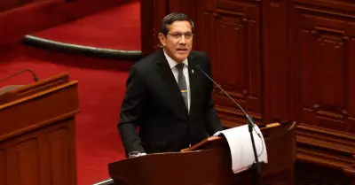 Jorge Chvez, ministro de Defensa.