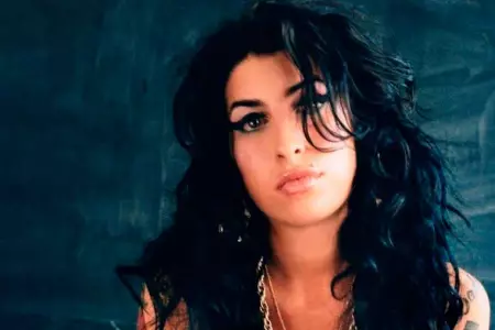 Amy Winehouse cumplira 40 aos de vida.