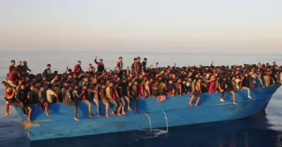 Isla Lampedusa en Italia pasa una situacin crtica por exceso de refugiados.