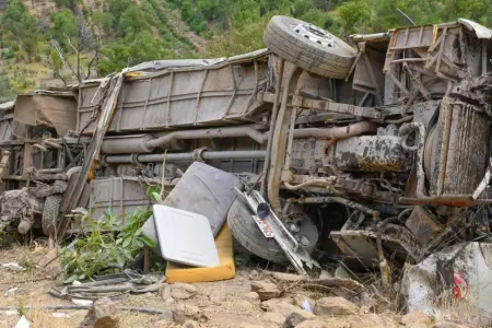 26 muertos tras cada del bus en Huancavelica