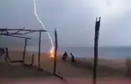 (VIDEO) ¡Horror! Rayo mata a dos personas en una playa de México y bañistas filman todo