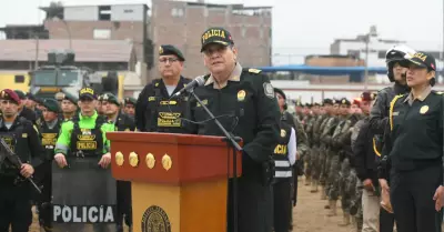 Jorge Angulo, comandante general de la PNP.