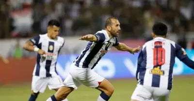 Alianza Lima derrot 2-1 a Mannucci y sigue en la pelea por el Torneo Clausura.