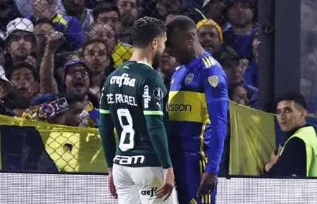 Luis Advncula se encara con Z Rafael.
