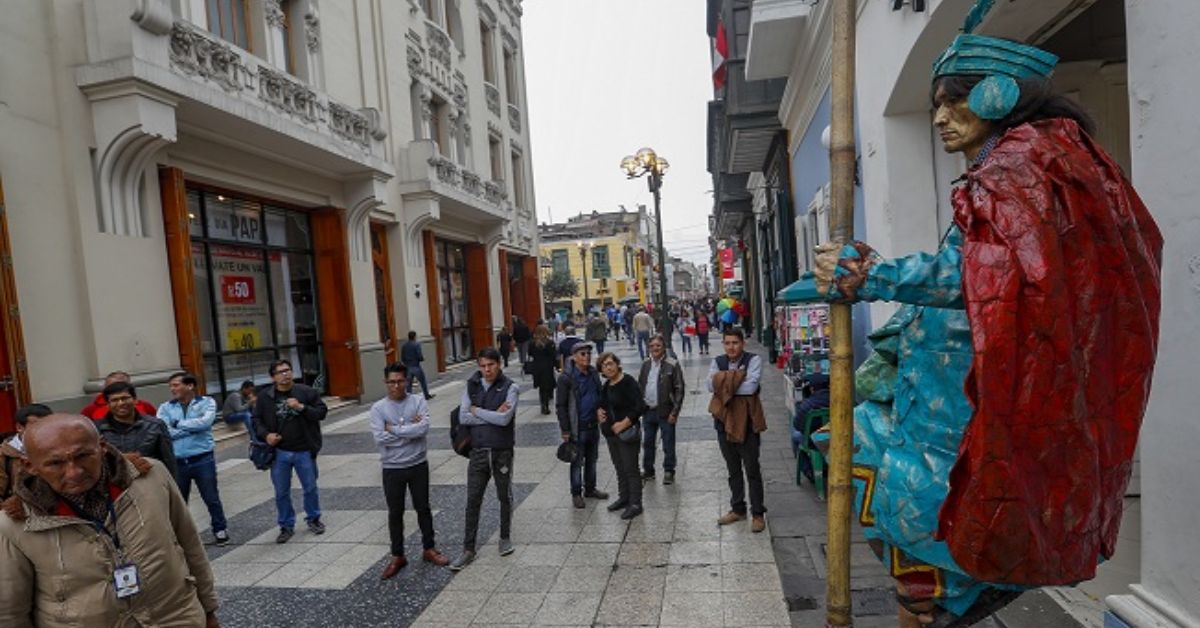 Comerciantes De Jirón De La Unión A Favor Del Estado De Emergencia En El Cercado De Lima 5303