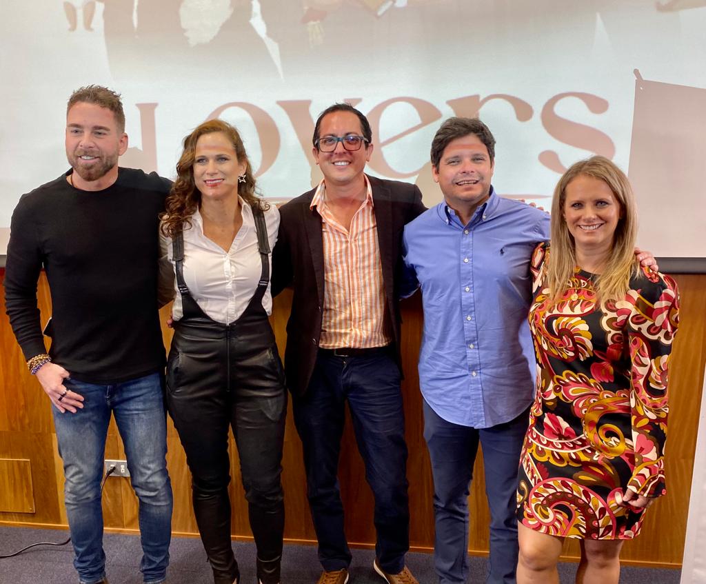 Elenco de "Lovers! hablarán de romances de Chollywood