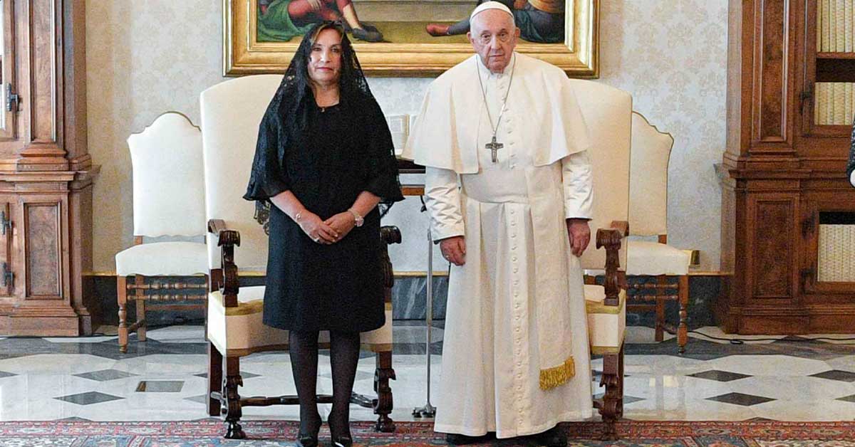 La presidente Dina Boluarte ricevuta da Papa Francesco in Vaticano