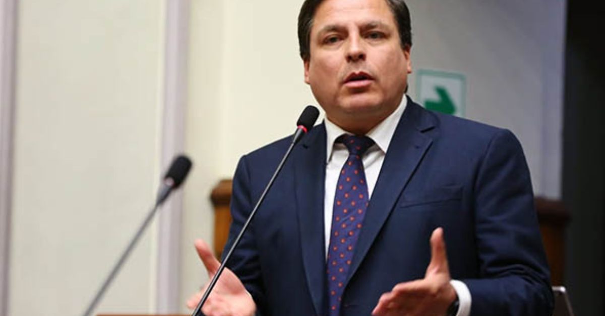 Acción Popular: "La mayoría de los que integran la bancada no representan al partido"