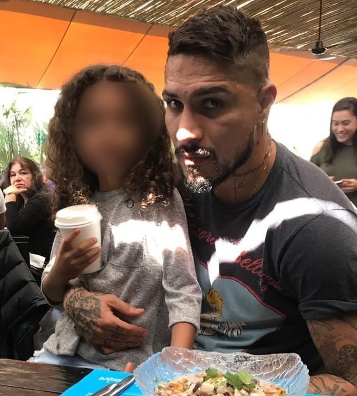 Paolo Guerrero y su tercera hija.