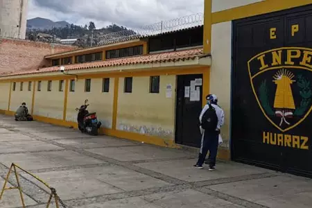 Dictan prisin a docente por tocamientos indebidos a tres menores de edad